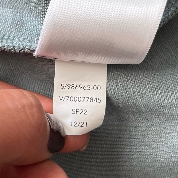 Athleta Eastbound Sweatshirt Sage Green Size XLarge Pullover V Neck Comfort Cozy - Picture 4 of 7